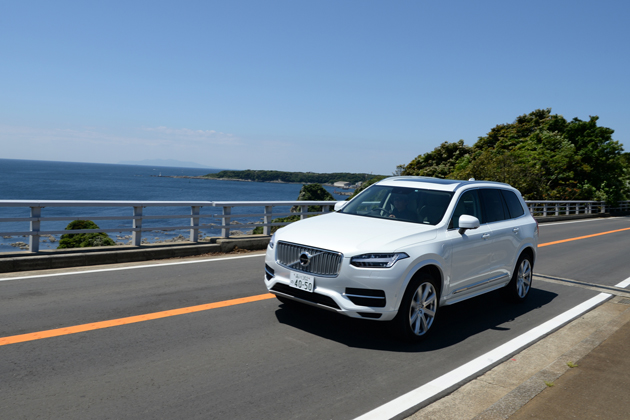 辛口評論家も珍しくホメた！人気SUVのボルボ 新型「XC90」プラグインハイブリッド 1Day 試乗でアレコレ試す！