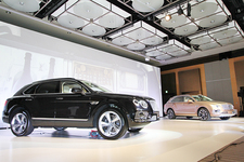 ベントレー ベンテイガ