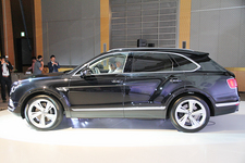 ベントレー ベンテイガ