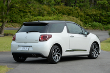 新型 DS3/DS3カブリオ 試乗レポート/藤島知子