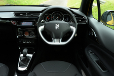 新型 DS3/DS3カブリオ 試乗レポート/藤島知子