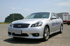 日産 ECOペダル実験車両
