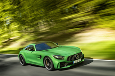 メルセデスAMG GT R