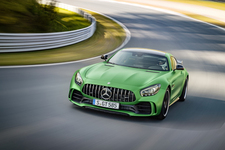 メルセデスAMG GT R