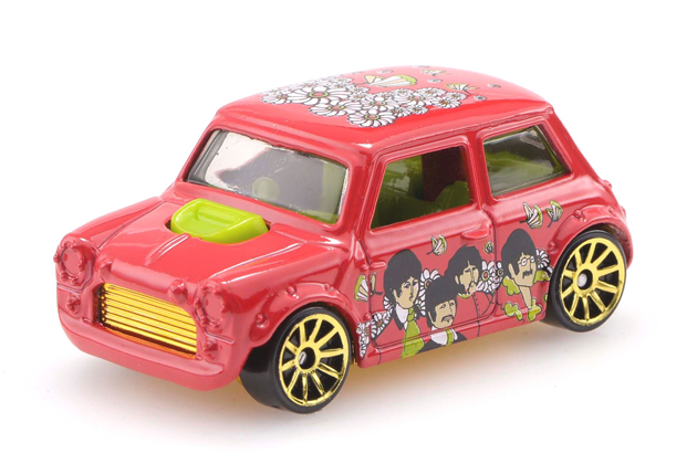 トミカ ミニクーパー イエローサブマリン 台座付き トミカ ミニクーパー イエローサブマリン 台座付き Amazon | トミカ