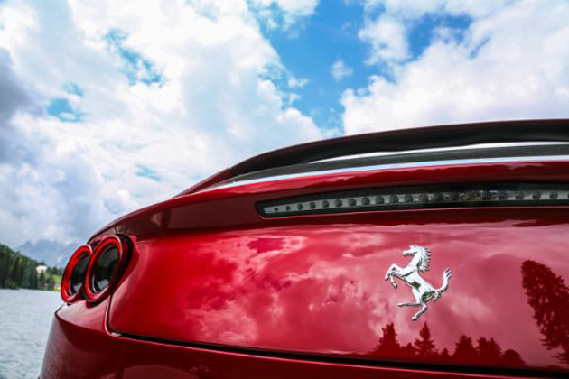 フェラーリGTC4ルッソ 海外試乗