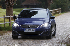 プジョー 308GT BlueHDi（本国仕様）