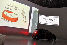 ルノー 新型「トゥインゴ」発表会【『TWINGO PARIS』Collection 2016】レポート[2016年7月13日(水)／会場：スターライズタワー スタジオアース(東京都港区芝公園)]