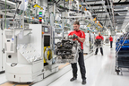 ドイツ・シュトゥットガルトのツッフェンハウゼンの中心に位置する「8気筒エンジン専用」の新工場