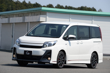 トヨタ 新型 「ノア G’s」プロトタイプ