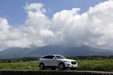 ジャガー F-PACE(エフ・ペイス) 35t R-Sport・20d Prestige 試乗レポート／川端由美