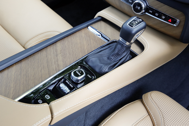 画像で見る】ボルボ 新型「XC90 T6 AWD Inscription」(インスク
