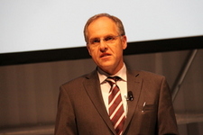 Dr ハラルド・ルダネック氏