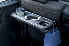 シートバックテーブル