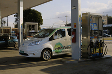 e-Bio Fuel Cellプロトタイプ（e-NV200）