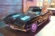 GM シボレー コルベット スティングレイ