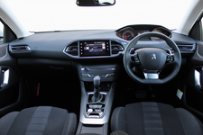 プジョー308 アリュール BlueHDi