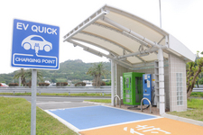 沖縄の高速PAに設置されている急速充電器