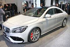 メルセデス AMG CLA 45 4MATIC