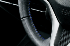 HYBRID LX 特別仕様車 スタイルエディション 専用ブルーステッチ本革巻ステアリングホイール