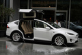 電気自動車SUV「テスラ モデルX」が登場 ～生物兵器防御モードで乗員を守る～