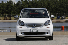 smart forfour turbo／smart fortwo cabrio turbo limited 試乗レポート／岡本幸一郎