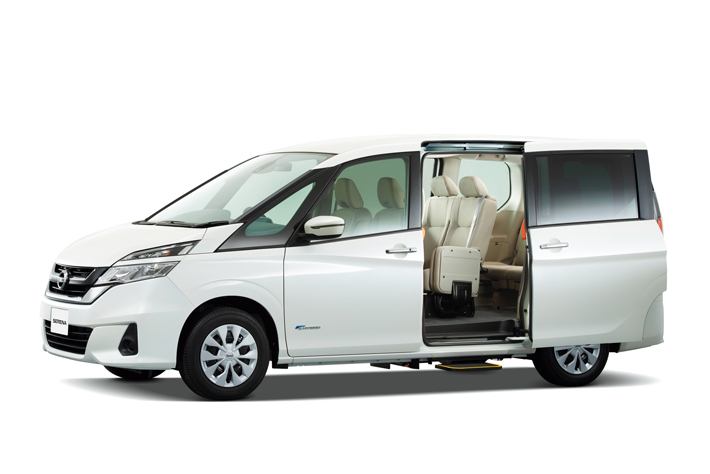 日産 新型セレナ（送迎タイプ）