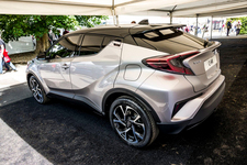 トヨタ C-HR