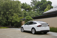 テスラ モデルX「P90D」