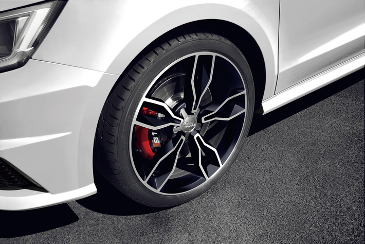 アウディ「S1／S1 スポーツバック クワトロ リミテッド エディション