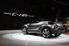 トヨタ C-HR