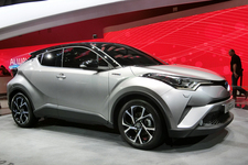 トヨタ C-HR