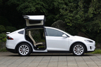 Tesla初のSUVモデル「テスラ モデルX」国内初試乗レポート／飯田裕子