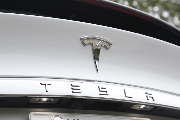 Tesla初のSUVモデル「テスラ モデルX」国内初試乗レポート/飯田裕子