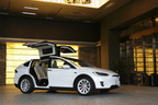 Tesla初のSUVモデル「テスラ モデルX」国内初試乗レポート／飯田裕子