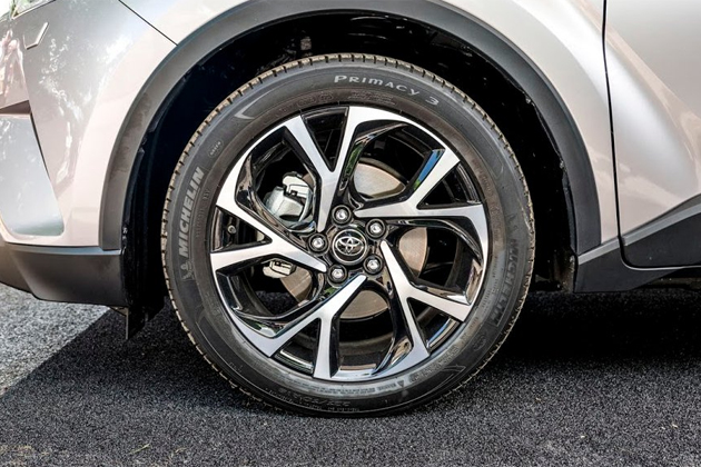 納期3ヶ月待ち 大人気新型suv トヨタ C Hr Chr 最新情報 1 3 話題を先取り 新型車解説17 Mota