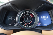 アストンマーティンDB11／サーキット試乗