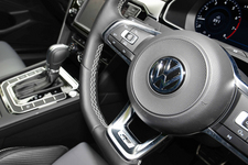 フォルクスワーゲン パサート・パサートヴァリアント「2.0TSI R-Line」試乗レポート／嶋田智之