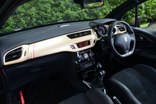 「DS3 PERFORMANCE Black Special」(DS3 パフォーマンス ブラック スペシャル)[限定車] 試乗レポート／国沢光宏