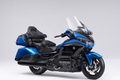 ホンダ、大型二輪クルーザー「ゴールドウイング」に新色ブルーメタリックを追加