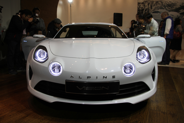 アルピーヌ ヴィジョン（日本での発表会の様子）