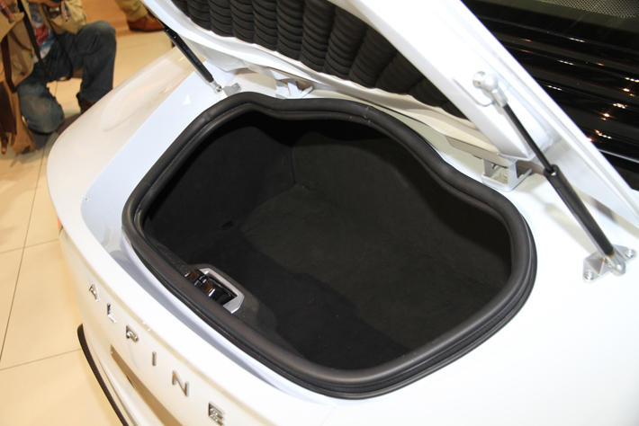 アルピーヌ ヴィジョン（日本での発表会の様子）