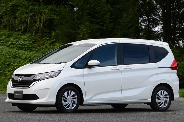 ホンダ フリードの新型と旧型を比較してみた 1 3 特別企画 Mota ホンダ フリードの新型と旧型を比較してみた 1 3 特別企画 Mota