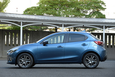 マツダ デミオ 特別仕様車「テーラード・ブラウン」