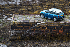 MINI 新型ミニカントリーマン(日本名:ミニクロスオーバー)