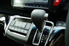 HONDA STEP WGN Modulo X(ホンダ ステップワゴン モデューロX) 試乗レポート／山本シンヤ