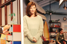 トヨタ ROOMYのＣＭ「くつろぎカップル」篇に出演する、女優の加藤あいさん