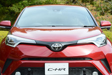 <C-HR ”S-T”(1.2ターボ/ボディカラー:センシュアルレッドマイカ)>トヨタ C-HR(新型コンパクトSUV)試乗レポート/国沢光宏