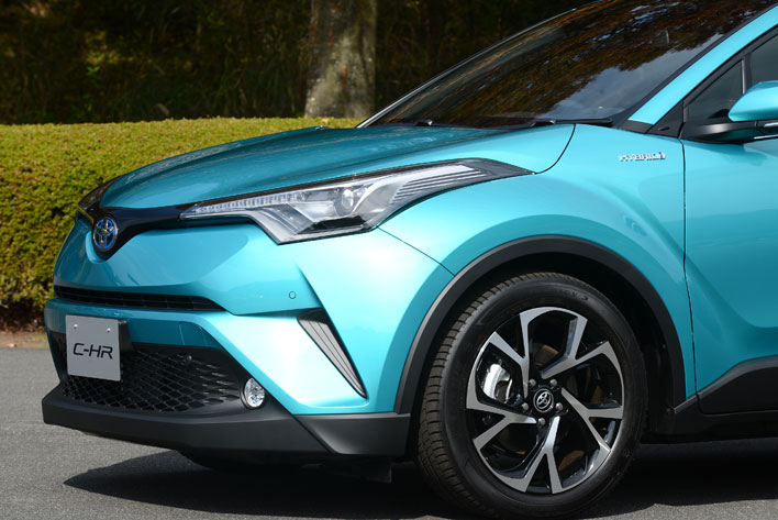 ＜C-HR ”G”(1.8ハイブリッド／ボディカラー：ラディアントグリーンマイカ)＞トヨタ C-HR(新型コンパクトSUV)試乗レポート／国沢光宏