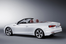 アウディ 新型A5カブリオレ